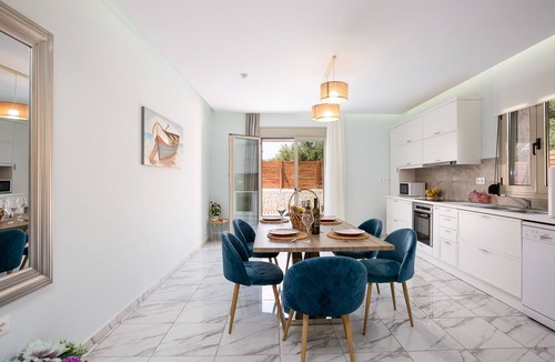 Asteri Villa | Villa Vera - 5 bedroom villa, 5 bathrooms, with heated pool and outdoor jacuzzi