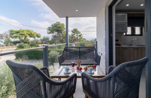 Lefkada Town Villa | Villa with Sea View, Shared Garden & Wi-Fi