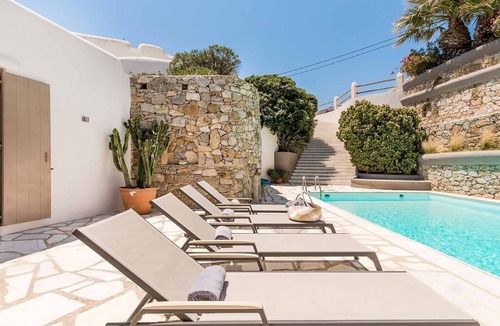 Paraga House | Villa Z with 2 private pools, beautiful sea views, close to beaches and town