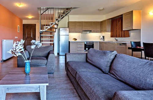 Kaloniktis House | Villa Zeus mit privatem Pool und Jacuzzi by Interhome