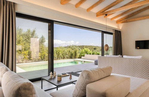 Antipata Villa | Villa Zola - One Bedroom Villa, Sleeps 2