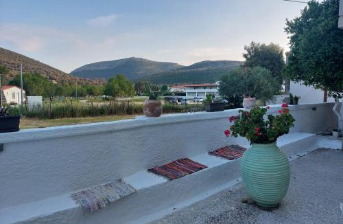 Steni Dirfyos Apartment | Vitamin sea Apartment 4, Άνετο διαμέρισμα.