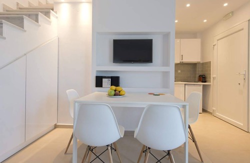 Kinyra Apartment | Votsalo Suites