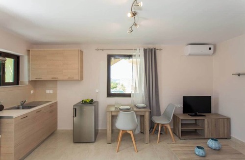 Trachilos Apartment | Wester Sun, Shared Garden near Balos & Falassarna