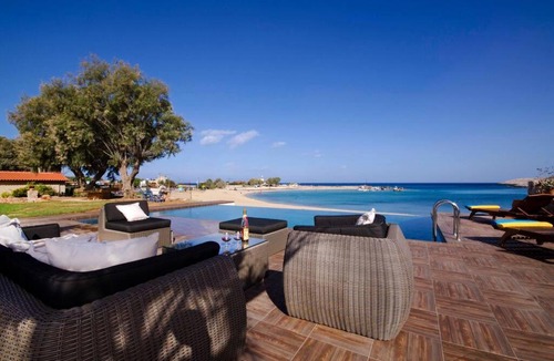 Stavros Villa | When the pool touches the sea..