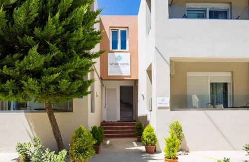 Rethymno Apartment | White Coral