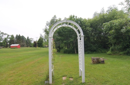 West Lake Cottage | Whole-home 3 minutes from Sand Dunes. Centrally located Beach Getaway.