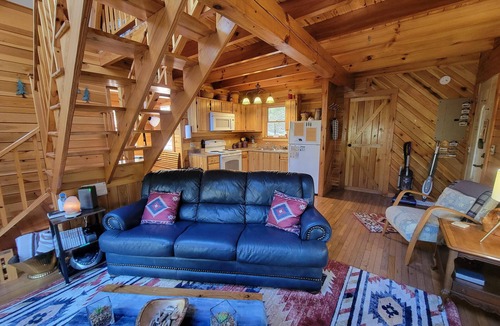 Rogers Cabin | Wonderful secluded cabin with wi-fi, hot tub and large fire pit on a cliff side