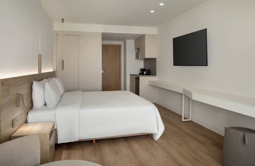 Pasalimani Hotel | Wyndham Residences Piraeus Marina Zeas