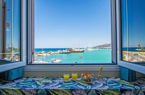 Zakynthos Town Apartment | Zante harbour stunning sea view suite