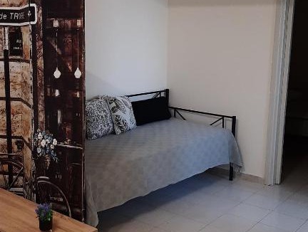 Ermoupoli Apartment | Zar 3