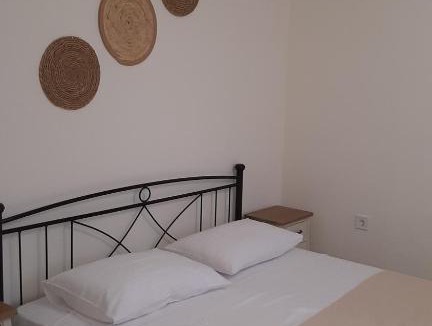 Ermoupoli Apartment | Zar 3