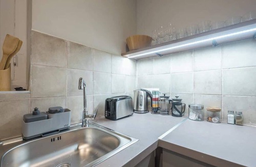 Exarhia Apartment | Zen Yard, Exarchia (neapoli)