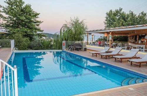 Agia Paraskevi Hotel | Zorbas Family House