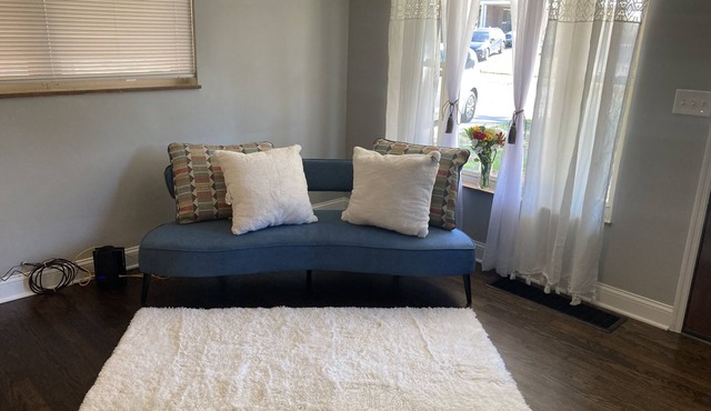 10 minute from down town , very clean , fresh , an new rental in Cincinnati