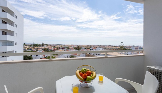 #189 Montechoro Flat by Home Holidays in Albufeira