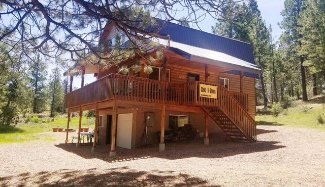 3 BDRM comfy cabin - centrally located to Bryce & Zion. Central air and Heating in Alton