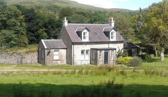 3 bedroom accommodation in Strachur, near Dunoon in Cairndow