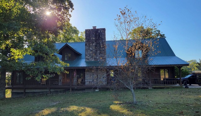 5-bedroom vacation home just 10 minutes from Buffalo River in St Joe