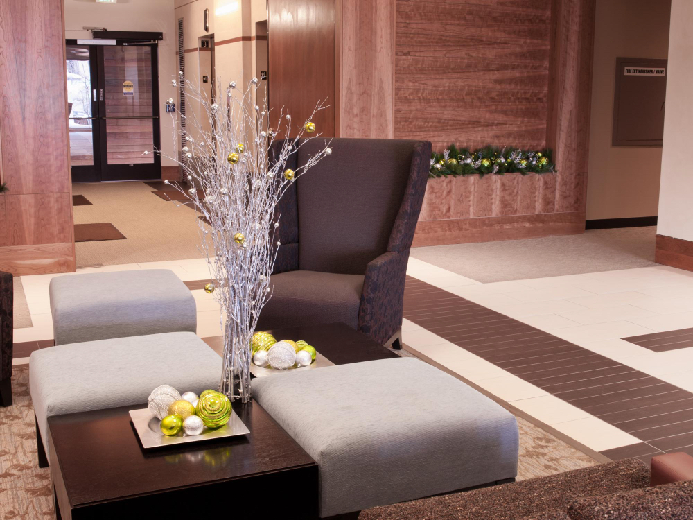 8A1 Best Views, Shared Pool & Hot Tub, Private Patio and Garage in MOAB