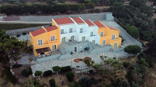 9 Muses in Andros