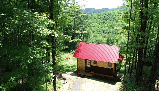 ADORABLE CABIN WITH AMAZING MOUNTAIN VIEWS CLOSE TO GORE MT in North River