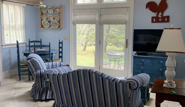 Adorable cottage on Cape Cod's historic Rt 6A in Barnstable