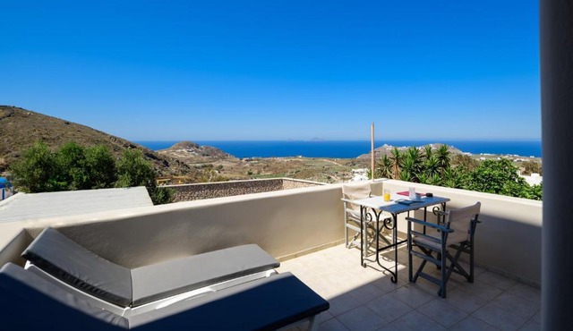 AEOLOS Apartments