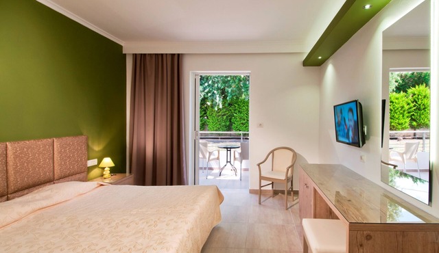 Alexandra Beach Hotel