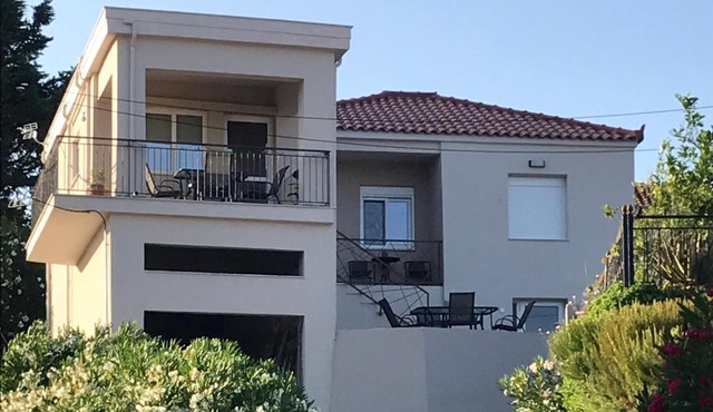 Amfithea Guest House