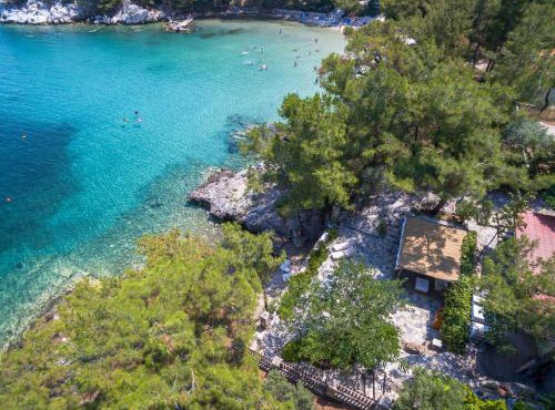 Amicasa Private Seaside Suite in Pachis