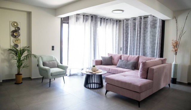 Ampotis Apartment | Stylish Stay by the Chalkida Waterfront
