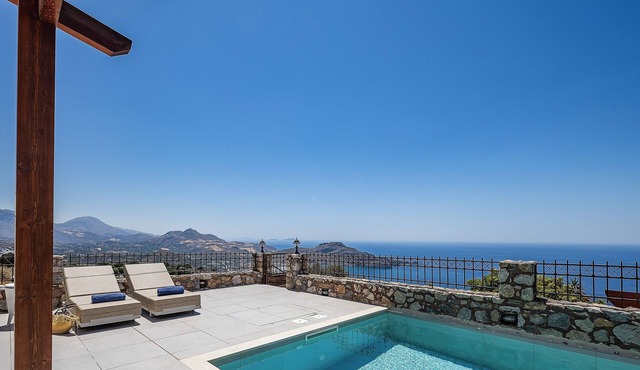 Anastasia Villa, Libyan SeaViews with Heated Pool