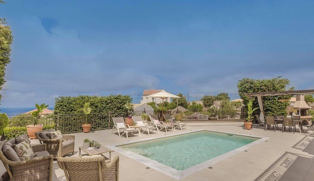Anesis - Three Bedroom Villa, Sleeps 6