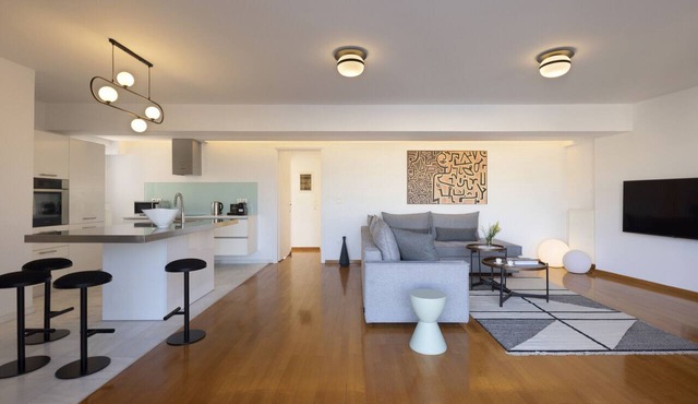 Antisthenous6 · STUNNING PENTHOUSE W/SPECTACUL