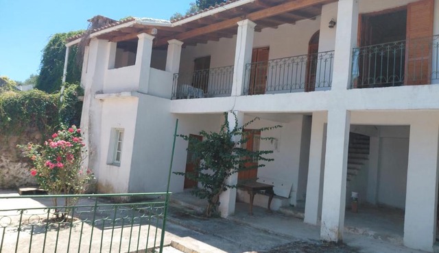Antistoni Vacation House Scenic Nature View, Private Balcony & Yard