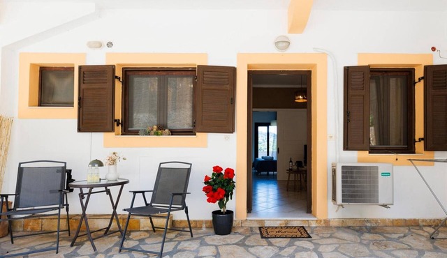 Apartment 'Breathing 1' with Mountain View, Wi-Fi and Air Conditioning