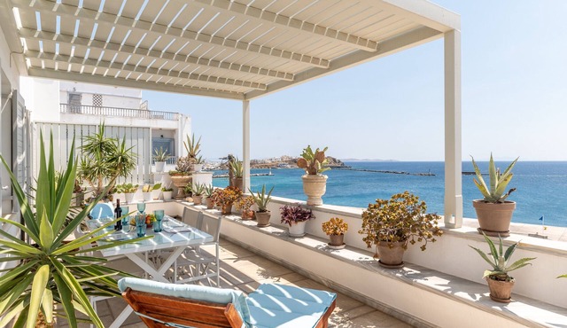 Apartment 'Sea Horse 2 Tinos' with Sea View, Wi-Fi and Air Conditioning