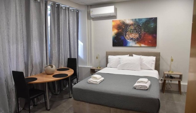 Athens Zeus A by Super Host Hub