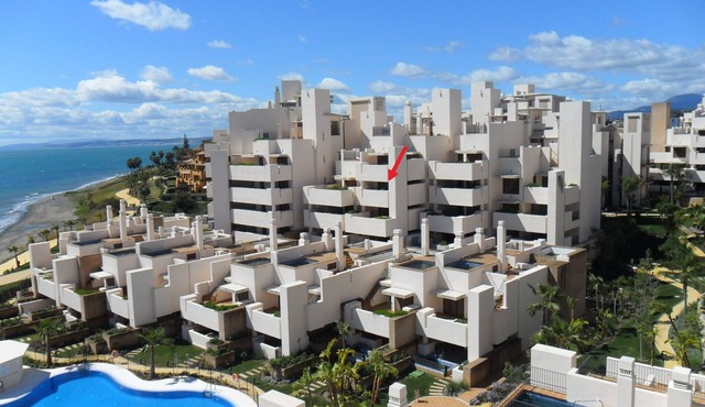 Bahia Beach Front Apartment - Close to Marbella - Free WiFi in Estepona