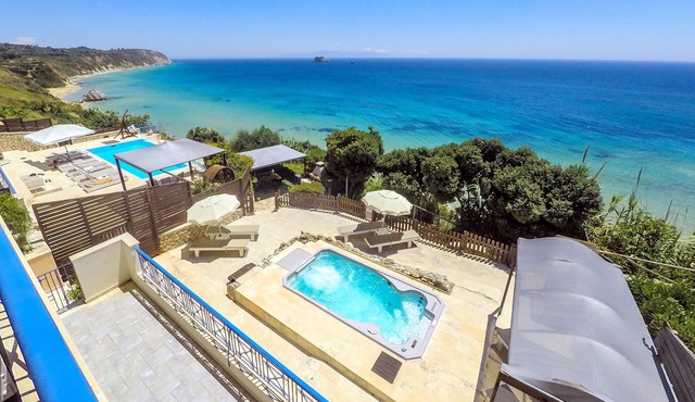 Beach Villa with unlimited sea views and Whirlpool Spa