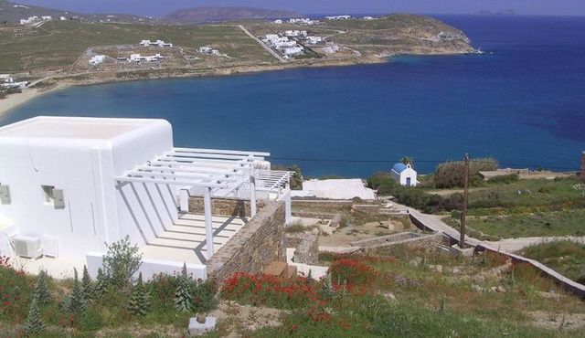 Beachfront villa,stunning seaview.Private.No conduct with other people.