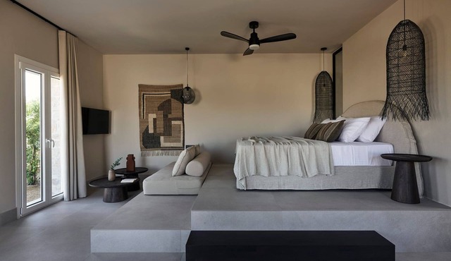 Beautiful Naxos Suite | Luxury Suite with Indoor Jacuzzi | Agios Arsenios in Naxos