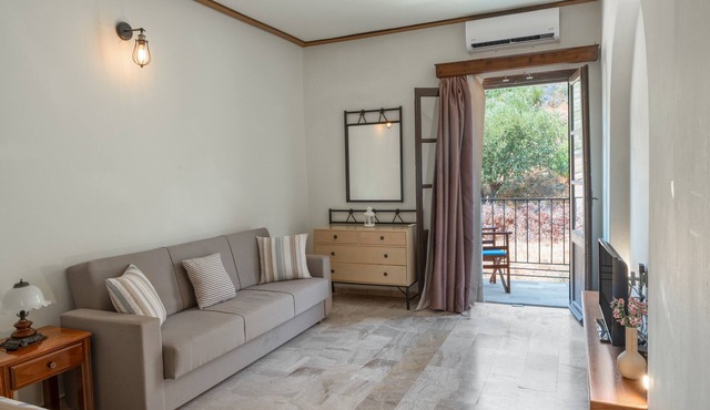 Bed and Breakfast 'Hotel Suite No 7' with Sea View, Wi-Fi and Air Conditioning
