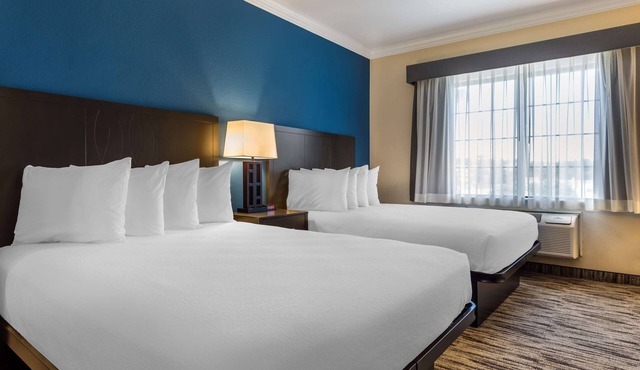 Best Western Dinosaur Valley Inn & Suites in Glen Rose