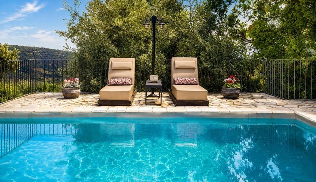 Blue Jasmine Villa - Private Pool and Garden