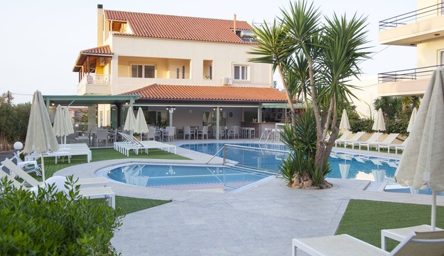 Blue Sky Hotel Studio with sea view & pool in Αγία Μαρίνα