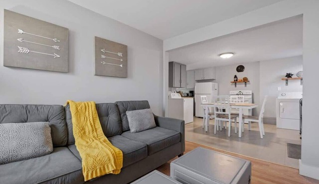 Bright Modern Open Layout 2nd Flr Short to MidTerm in Manchester