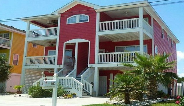 Buckeye Beach House 2 blocks from the beach in Carolina Beach
