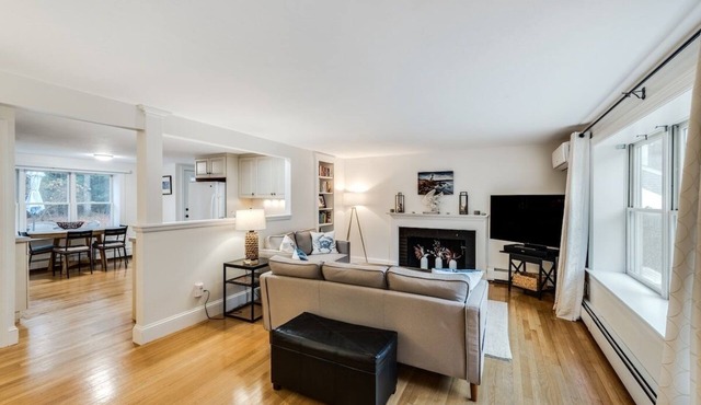 Cape Cod getaway near Craigville Beach in Osterville